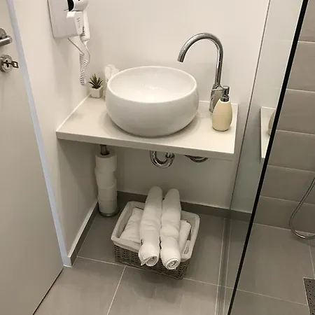 Metropole - Kogalniceanu Apartmán *